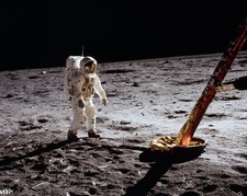 APOLLO 11 BUZZ ALDRIN BY LUNAR MODULE 11x14 GLOSSY PHOTO PRINT