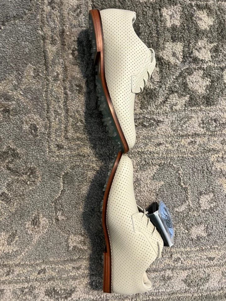 Brand New: Women's G/FORE Golf Shoes Size 7.5 — 第 3/4 张图片