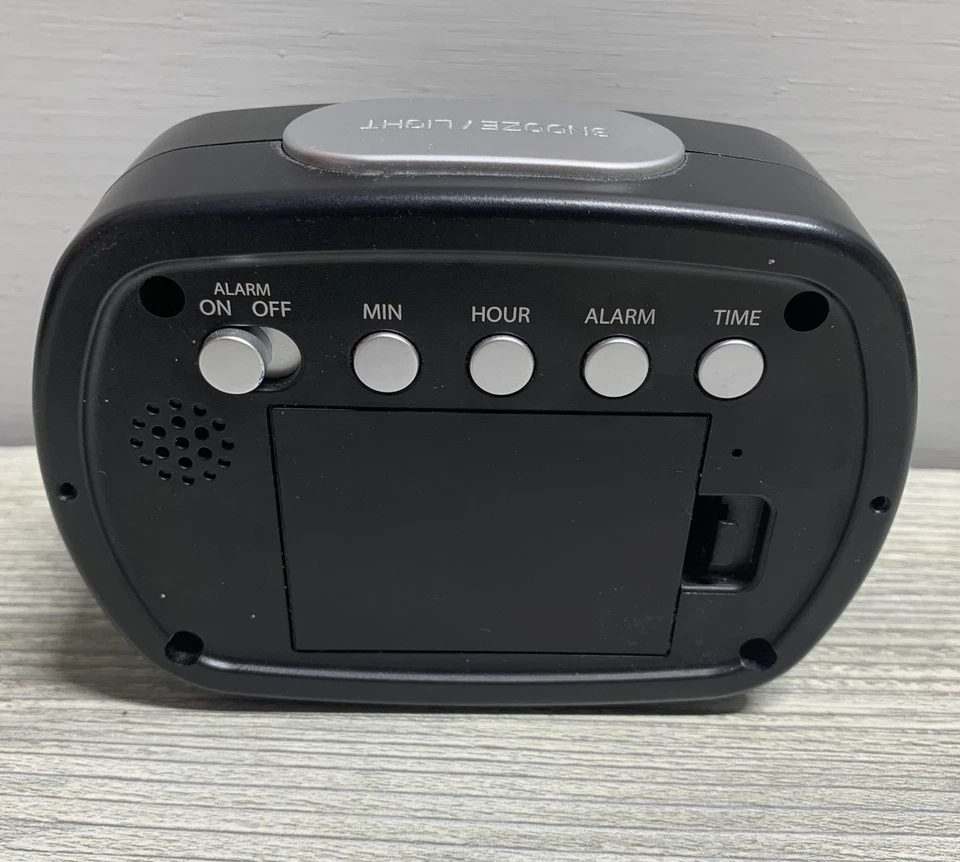 Sharp SPC553 LCD Alarm Clock Battery Operated Snooze Light Analog Display Small - Image 4 of 4