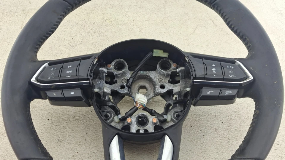 Volante Mazda CX-5 2017-2022 OEM Foto 3 de 4