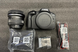 Canon EOS R100 Mirrorless Black Camera w/ 18-45mm Lens- USED
