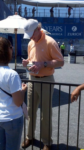 MINI CASCO FIRMADO ARCHIE MANNING NUEVO ORLEAN SAINTS CON PRUEBA Y CERTIFICADO DE AUTENTICIDAD - Imagen 5 de 5