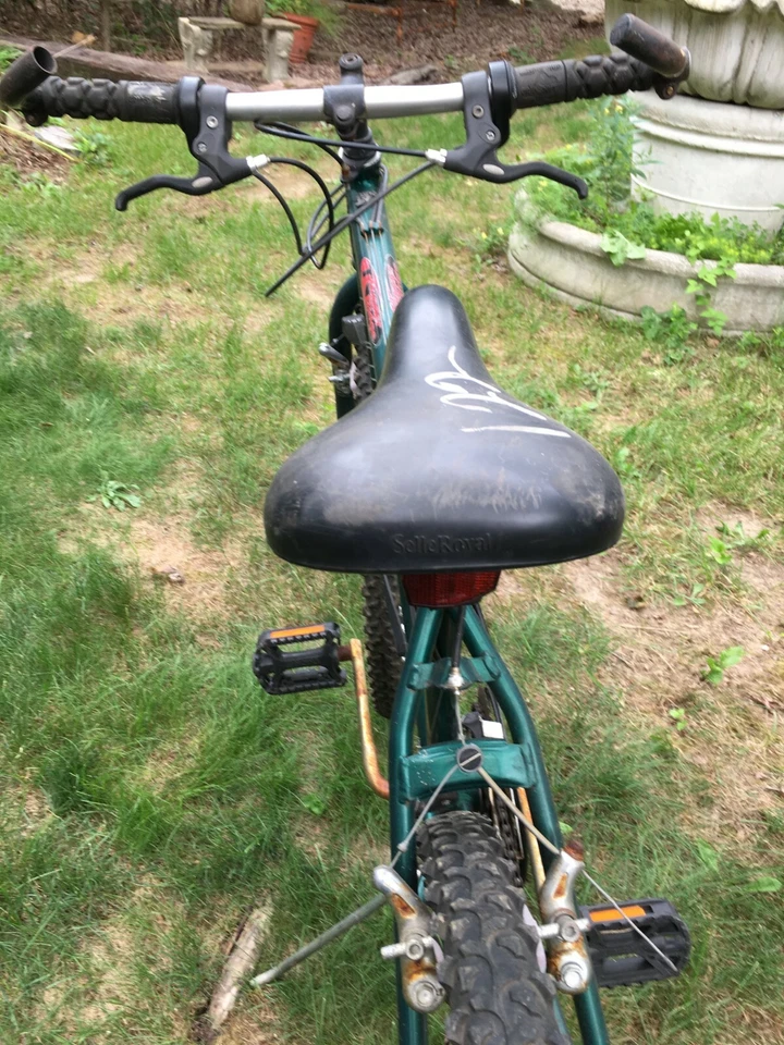 Bicicleta de montaña Huffy Thunder Ridge de colección para niños 6 velocidades  Foto 3 de 4