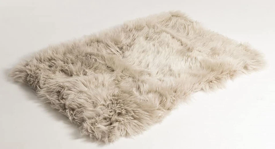 Alfombra de piel de oveja topo 2' X 3' Foto 4 de 4