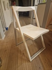 tavolo allungabile moderno (marca Pozzoli) con sedie pieghevoli Calligaris