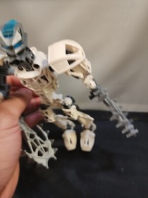 2004 Vintage LEGO Bionicle 8606 Toa Nuju INCOMPLETE