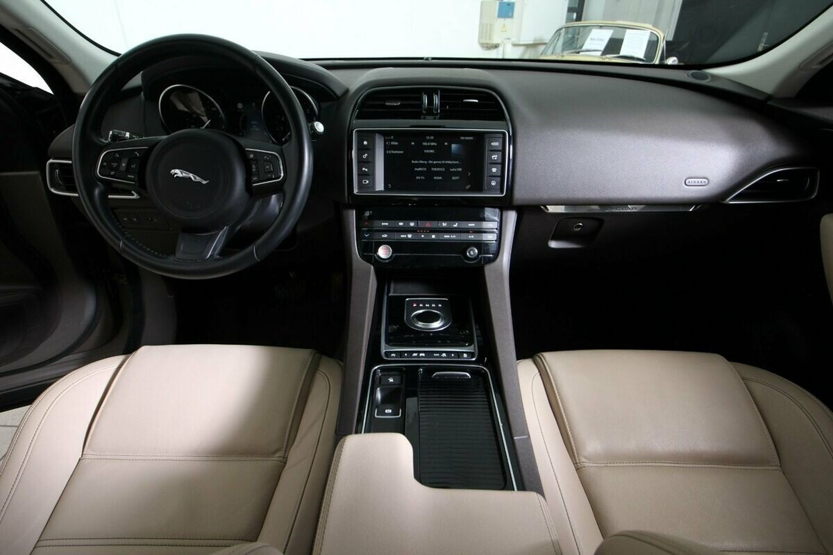 Jaguar F-Pace 3,0 P340 Prestige aut. AWD