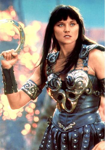 XENA WARRIOR PRINCESS - 4 X 6 OFFICIAL POSTCARD - XENA WITH
