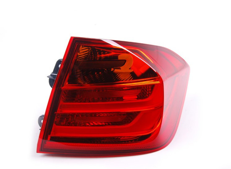 NEW OEM BMW 3 F30 REAR RIGHT SIDE PANEL TAILLIGHT 7312846