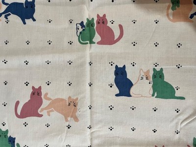 FUN ZONE Hoffman California Fabrics 2 Yards Colored Cats & Paws Cotton on Cream