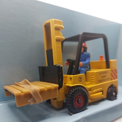 Corgi City Forklift Services 56701 Operating Lift