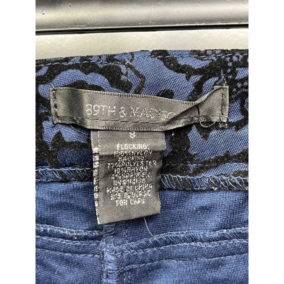 Pantalones 89TH & Madison azul/negro floral en relieve para dama talla 8 Foto 3 de 4