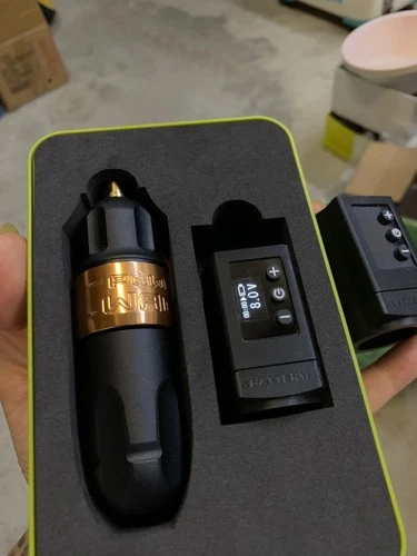 This power supply is universal bishop tattoo pen 1500mAh - product listing photo