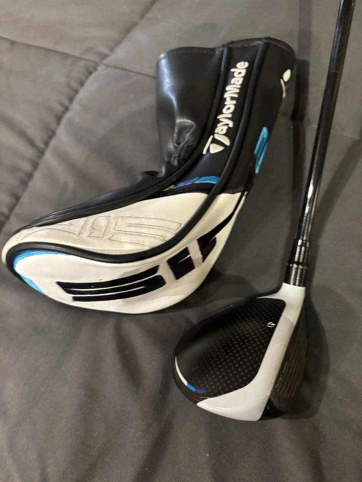 Taylormade Sim’s 2 Titanio 5 Madera 19* Derecha Ventus 6r Eje Regular con Cubierta de Cabeza Foto 2 de 4
