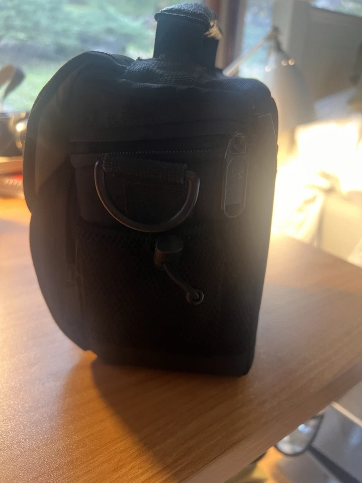 LowePro Adventura SH 120 II камеры кобура сумка держит 8 «T x 7» W x 6 «D ремень черный - Изображение 3 из 4