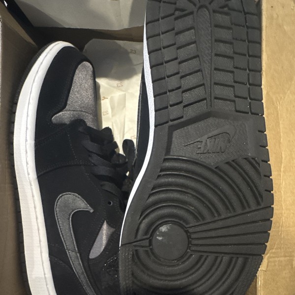 Jordan Air Jordan 1 Mid SE Negro/Gris/Blanco Zapatillas de Cuero de Caña Media 852542-012 2