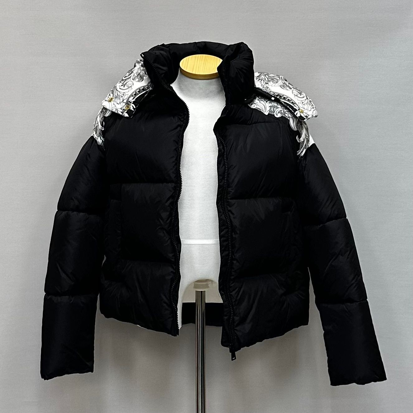 Versace Barocco Pattern Gold Button Down Jacket (… - image 1