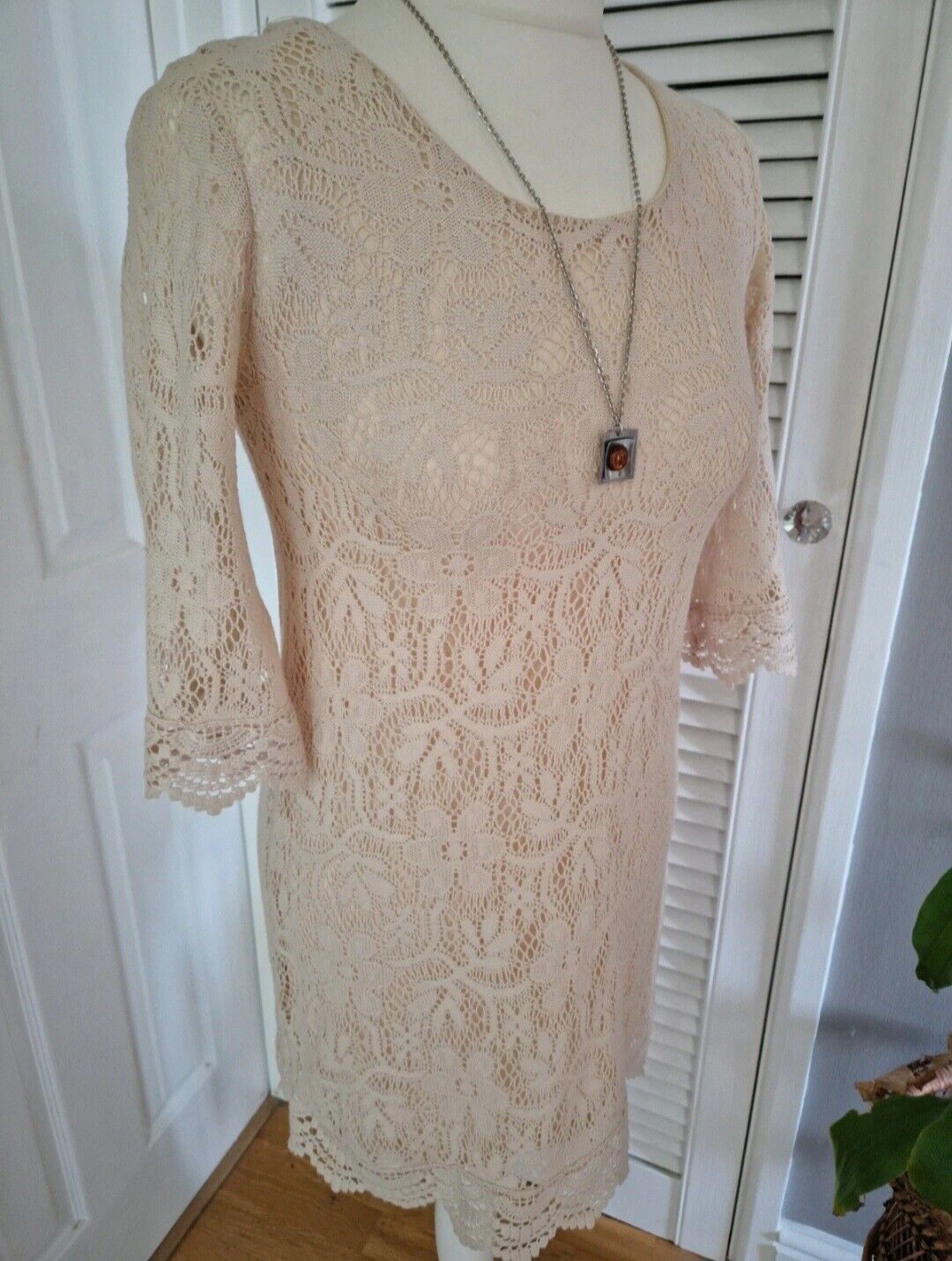 Picture 2 of 5