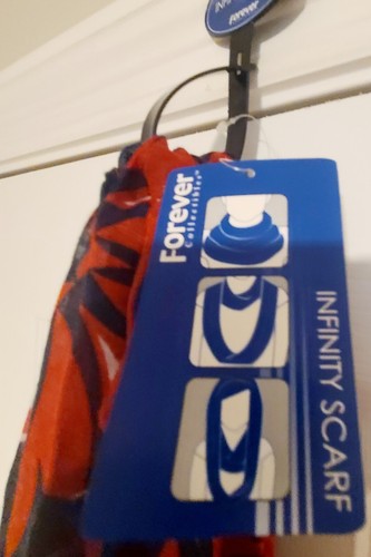 Forever Collectibles Official NFL Houston Texans Infinity Scarf For Women NWT - Picture 2 of 7