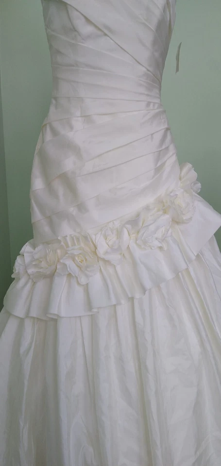Provenias White One Ivory Wedding Dress Sz 10 NWT Beautiful Dress❤️🧡💛💚🩵💙 - Image 2 of 4