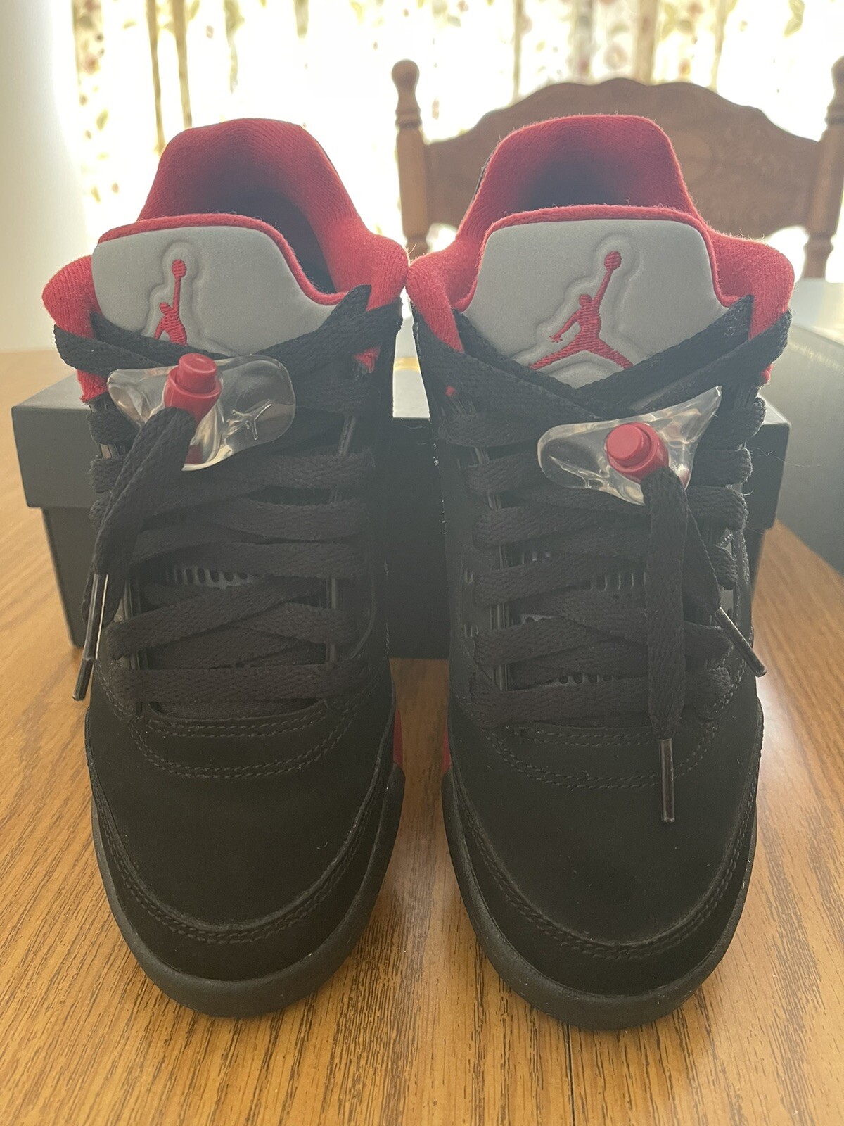 how to lace up jordan 5s