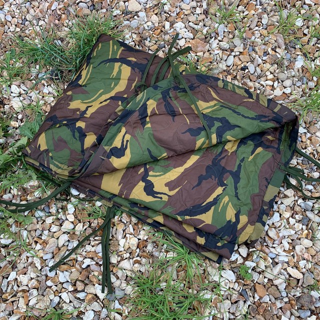 DUTCH ARMY SURPLUS ISSUE WOODLAND DPM NYLON QUILTED PONCHO LINER,WOOBIE