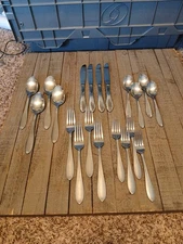 Oneida Stainless Flatware Cutlery 30 Piece. NICE SET 