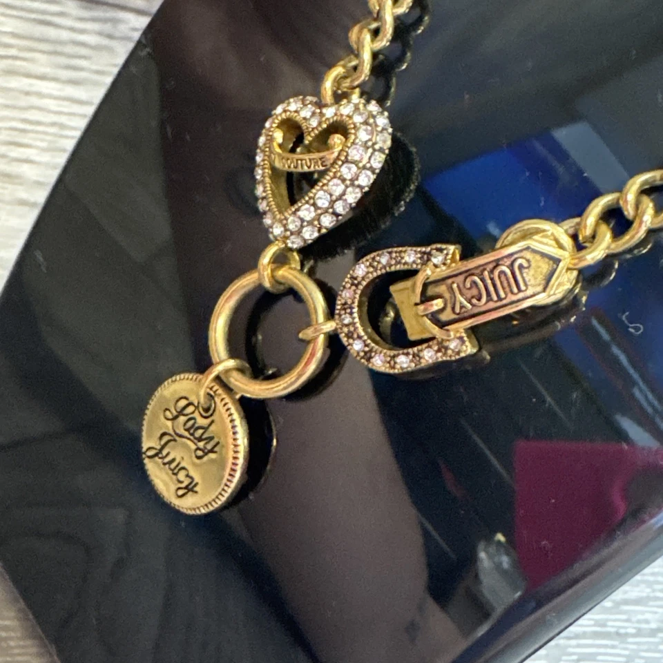 Juicy Couture - Colar e pulseira gargantilha Lady Juicy folheada a ouro Y2K joias - Imagem 4 de 4