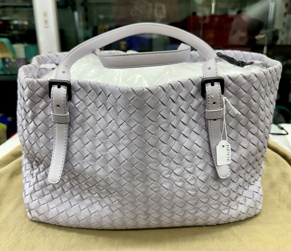 Bottega Veneta Cesta Intrecciato Woven Nappa Leather tote bag In Lavender