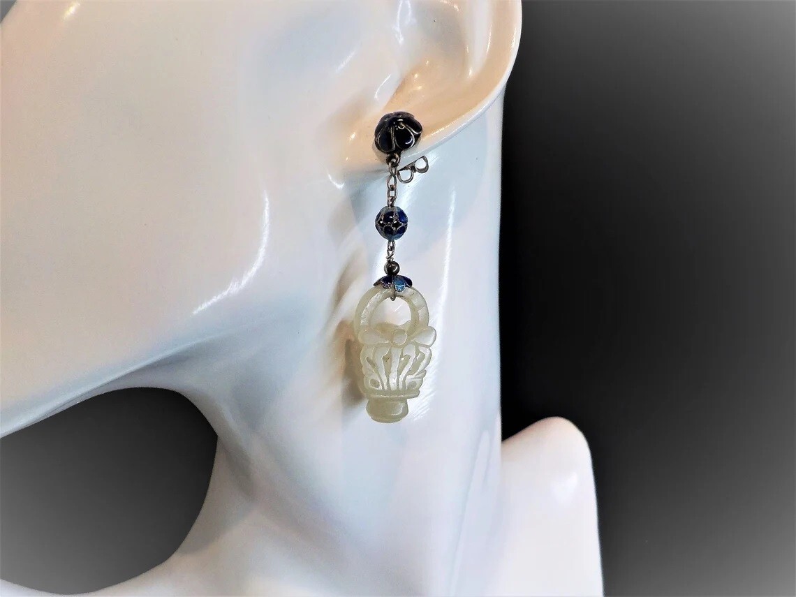 Chinese Mutton Fat Nephrite Jade Devil's Work Wed… - image 8