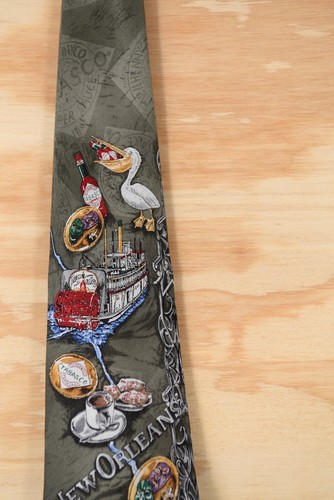 Tabasco New Orleans NWT 100% Silk Perlis Tags Fab French Quarter - Picture 5 of 9