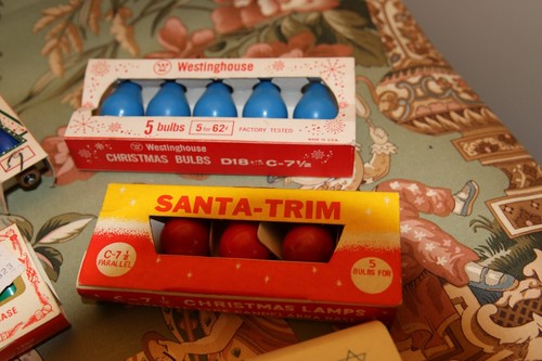 Vintage Christmas & Hannuka Tree Light Bulbs 5 boxes NIB - Picture 2 of 4