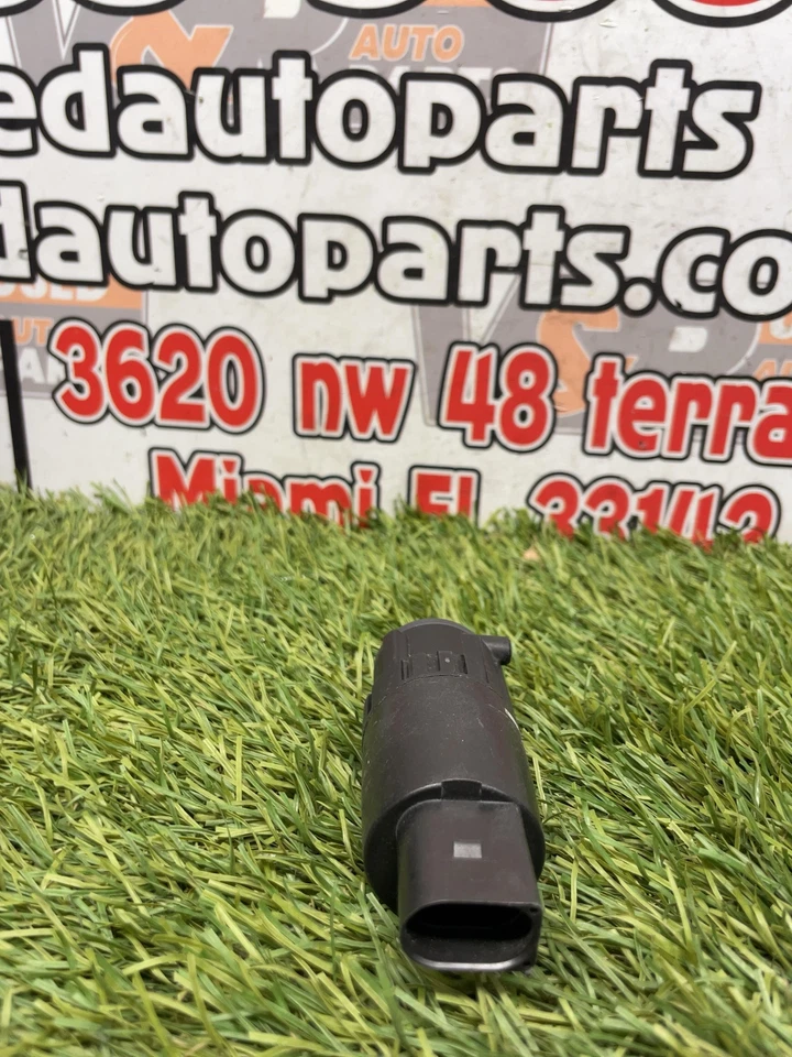 ✅ 2025 CADILLAC CT4 WASHER BOTTLE PUMP PN:13508971 OEM - Image 2 of 4