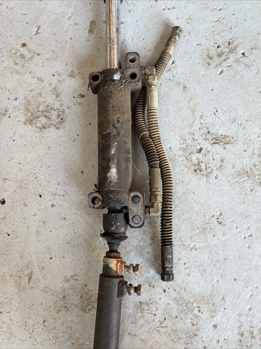 RE45885 R113761 RE46000 R114383 RE45996 Steering Cylinder And Tie Rod End Assy. - Picture 6 of 7