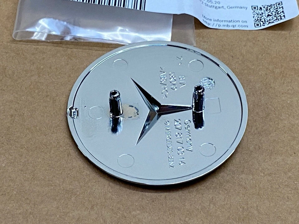 NUEVO C CL CLK CLS E GLK ML SL R S Clase Capucha Emblema Insignia Original Original Foto 4 de 4