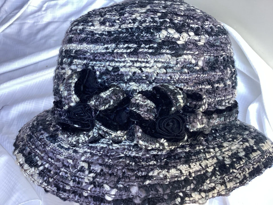 Adora Hats Woman’s Knit Hat Variegated Black/Gray/White W/Flower Bows 8” Head Sz - Image 3 of 4