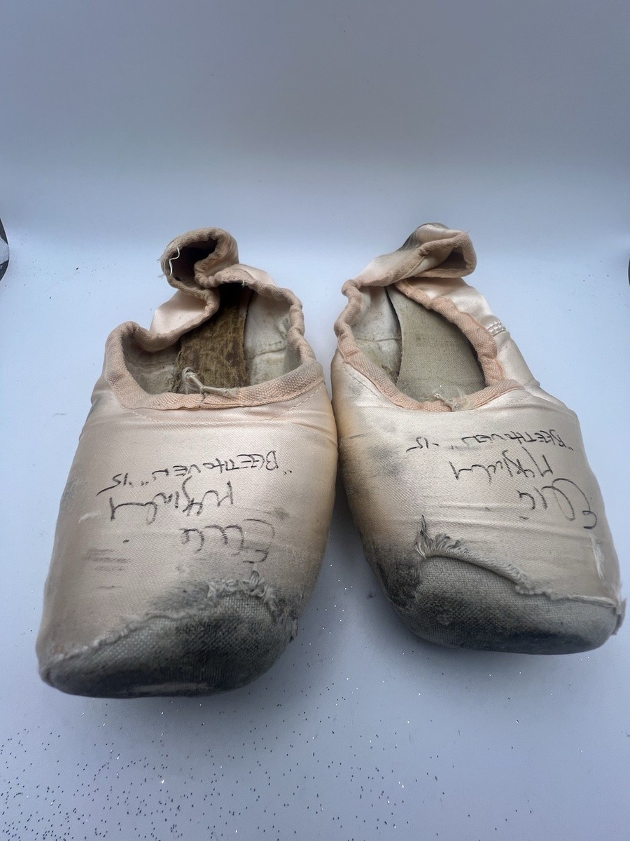 Freed of London Pointe shoes size 5 XX 51/2 XX, Signed Ballerina