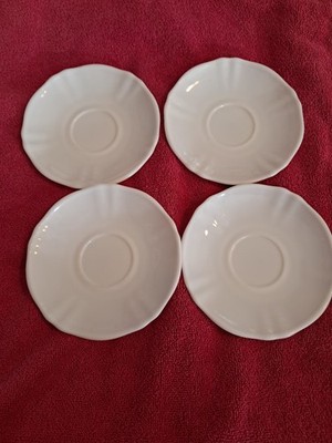 Arcopal France Trianon Ivory Scalloped Swirl Milk Glass Set Of 4 5.25in Saucers