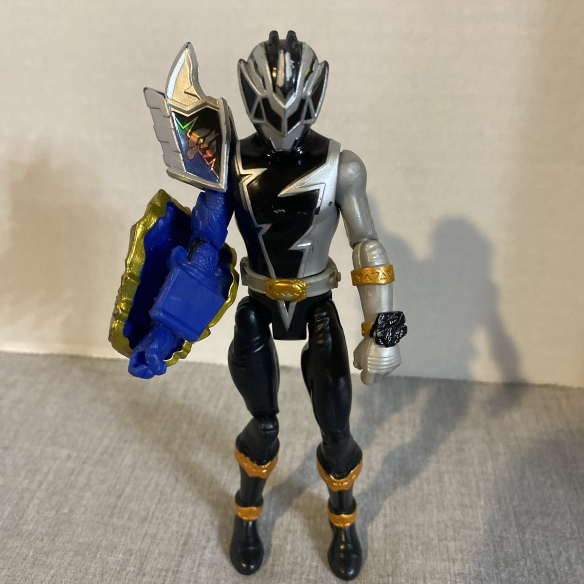 Power Rangers Dino Fury Black Ranger Figure With Shield Sleeve