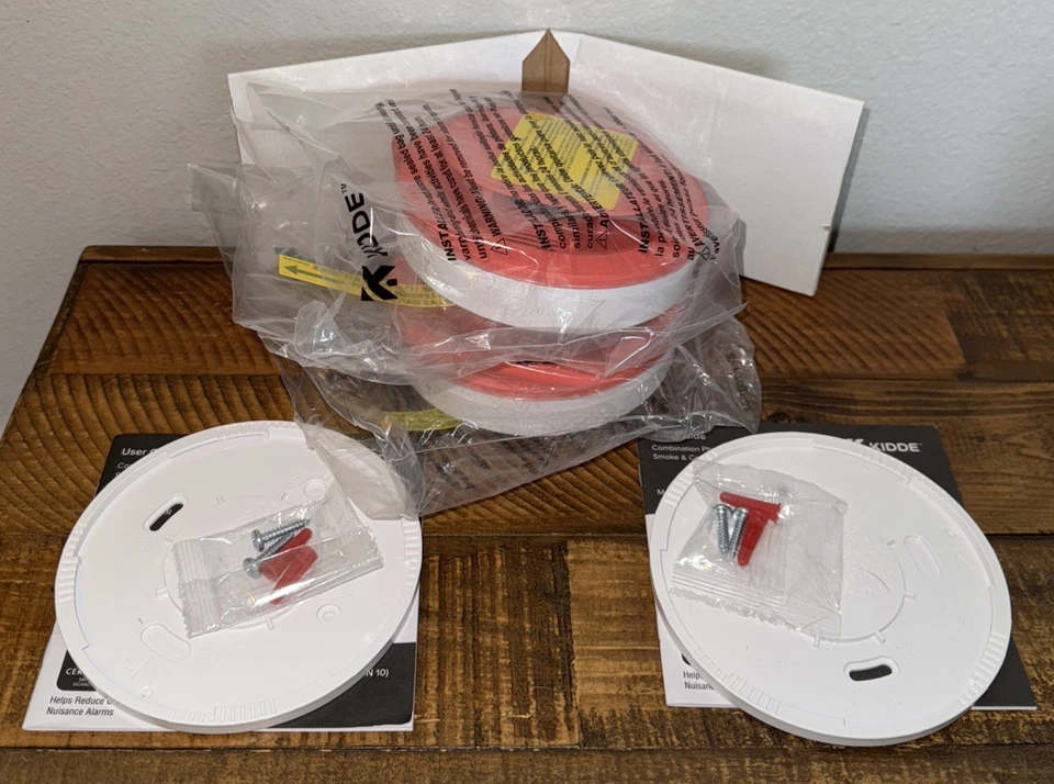 Paquete de 2 detectores de humo y monóxido de carbono Kidde, alimentados por batería AA, alerta de voz Foto 2 de 2