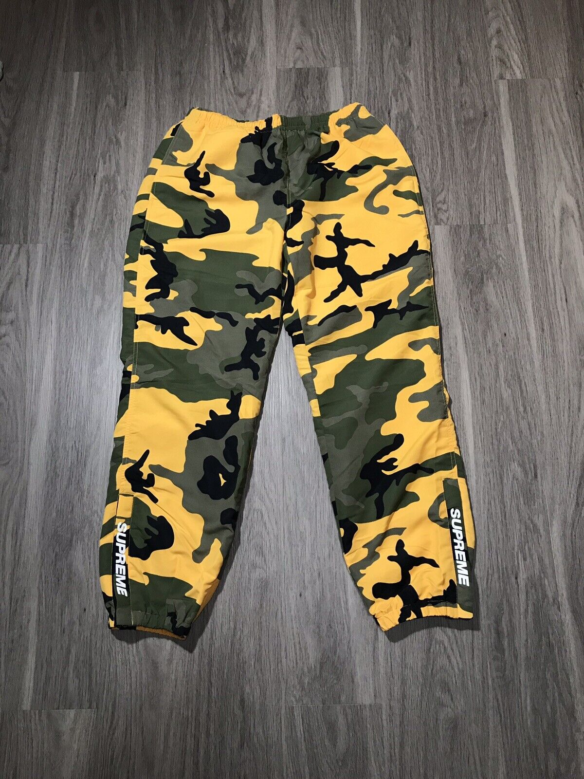 VNDS Supreme Warm Up Pants Camo Yellow Medium FW 2017 Brooklyn Box Logo