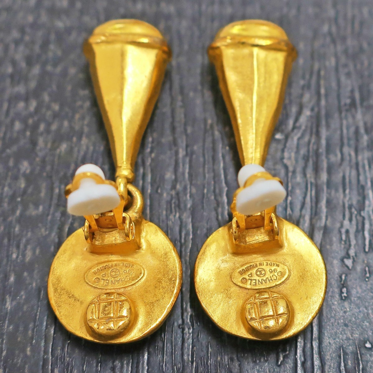 CHANEL Gold Plated CC Logos Round Swing Vintage Clip Earrings