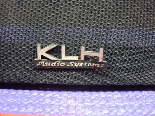 KLH 911B Grill & LOGO. Logo Slightly Bent. - Picture 2 of 3
