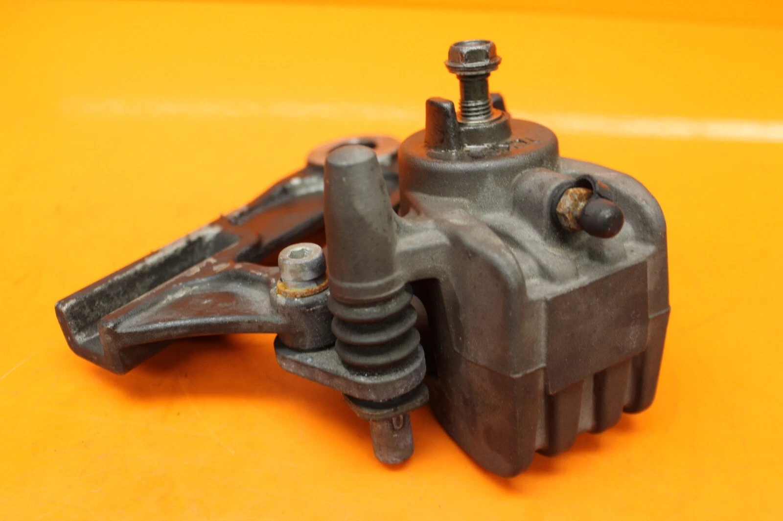 ぐあたく 06-10 KAWASAKI NINJA ZX10R OEM REAR BACK BRAKE CALIPER W