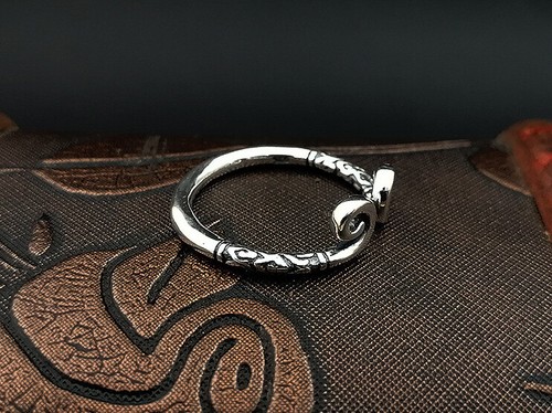 Anello Regolabile Argento 925 "Come To My Arm" - A Forma Di Abbraccio | Misura Universale