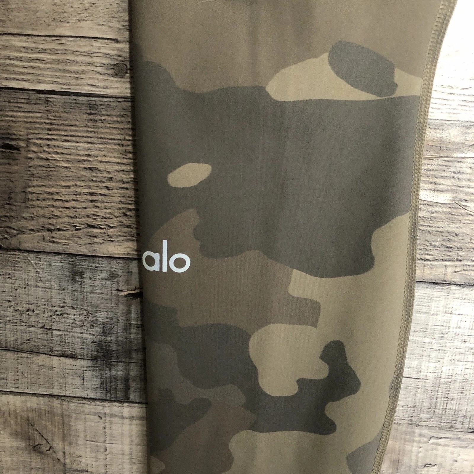 alo-yoga putty camo high rise vapor full length leggings