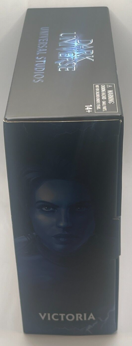 Epic Dark Universe Frankenstein & Victoria Articulated Figures 2