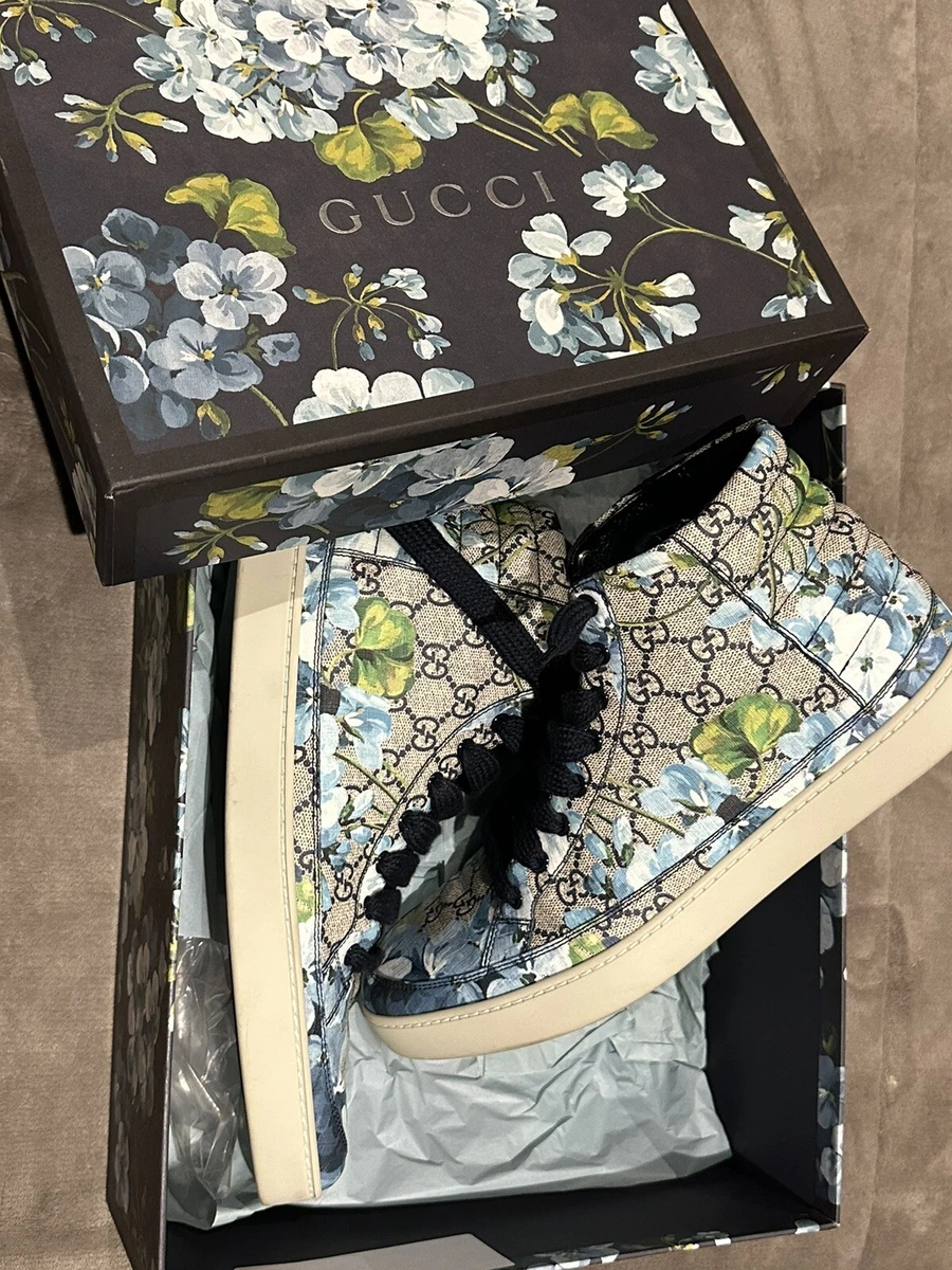 Gucci Sneakers 100% Authentic with Box NEW IN BOX 100% AUTH GUCCI ACE SNEAKERS BEES AND STARS RARE  main image 2