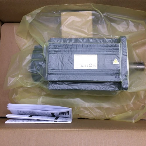 MINT CONDITION OMRON  R88M-K3K030T-BS2 SERVO