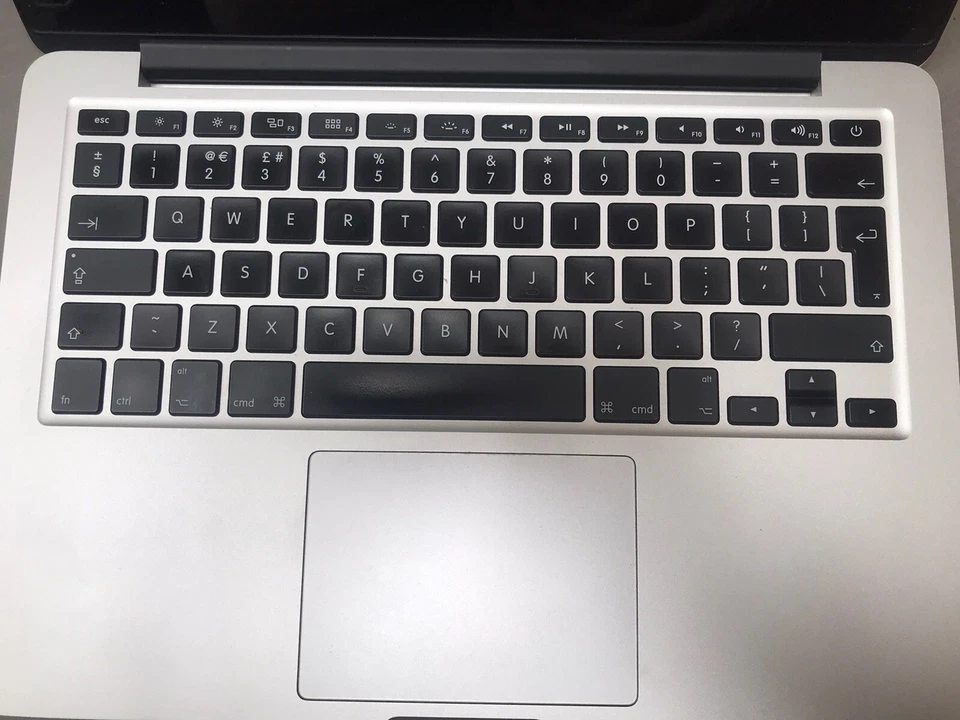 Apple MacBook Pro Retina 13" (156GB SSD, Intel Core i5, 2.70 GHz, 8GB) 2015 - Image 3 of 4